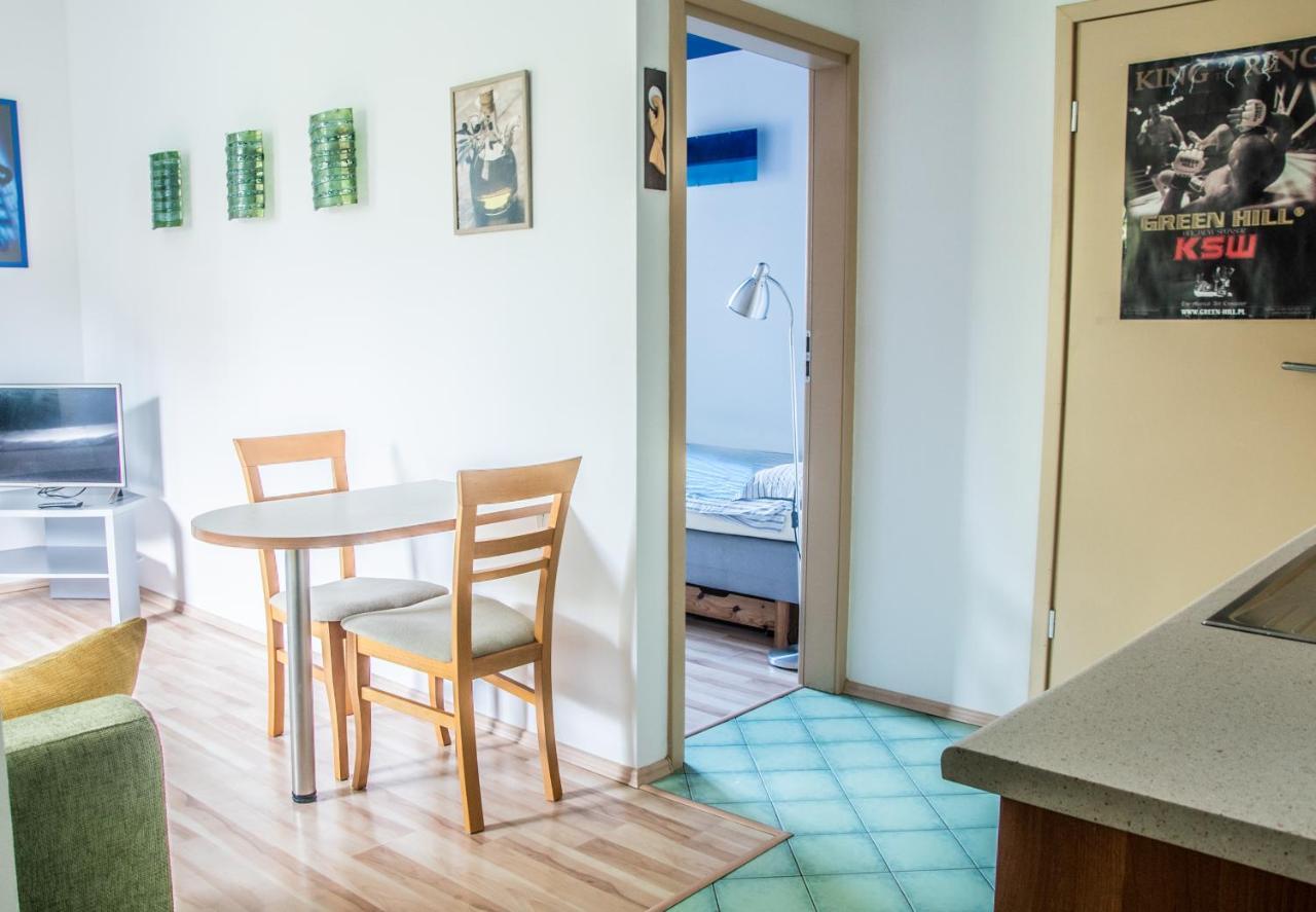 Apartament Z Parkingiem Varsovia Exterior foto