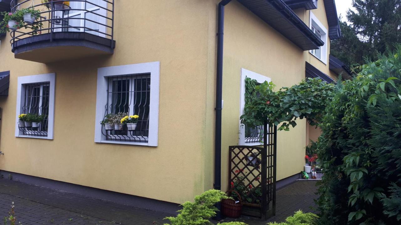 Apartament Z Parkingiem Varsovia Exterior foto