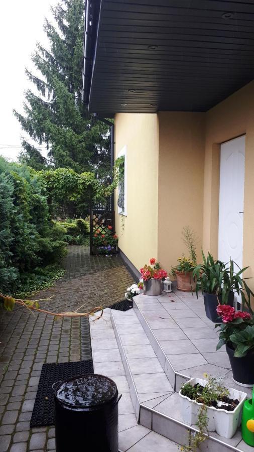 Apartament Z Parkingiem Varsovia Exterior foto